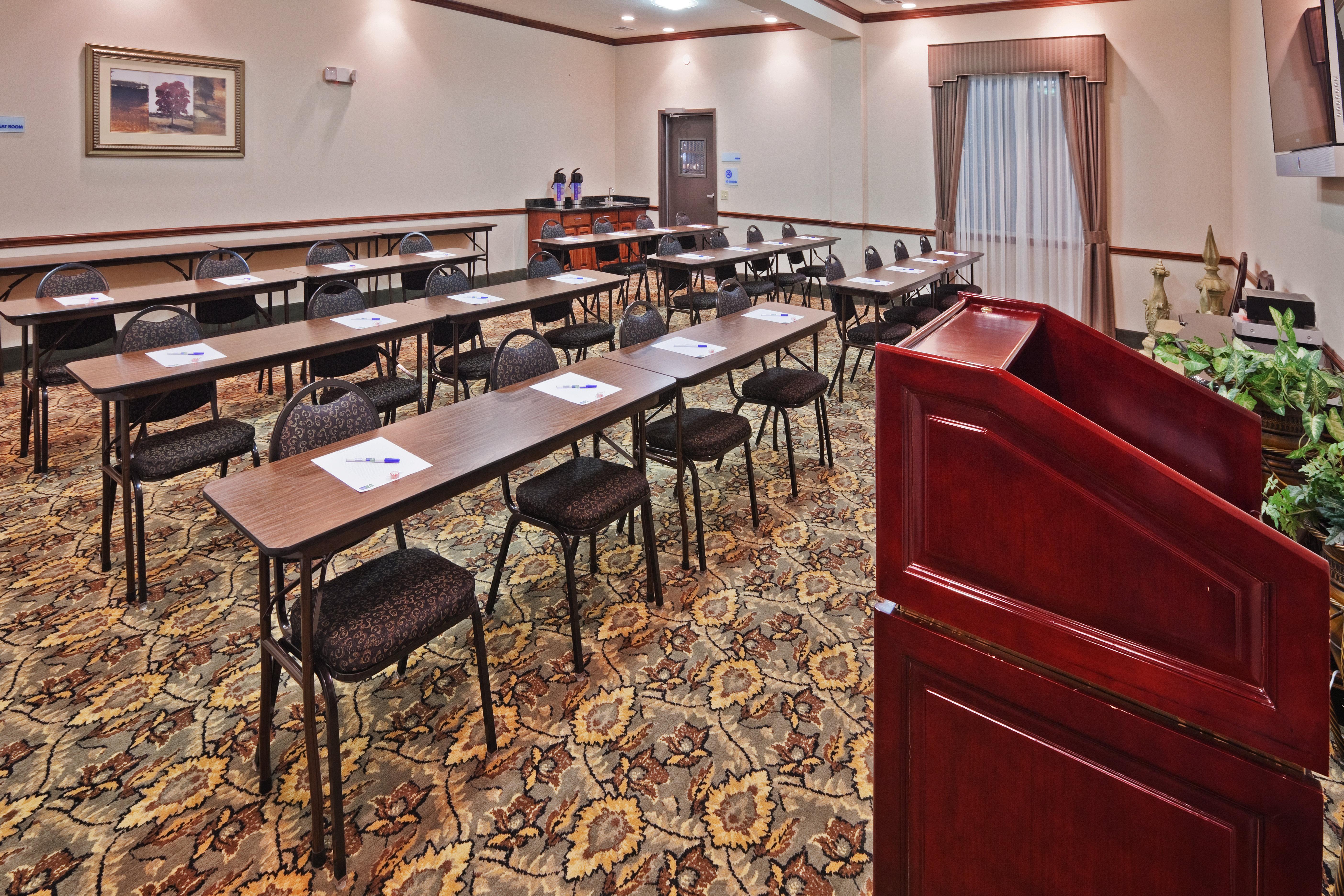 Holiday Inn Express Hotel & Suites Woodward Hwy 270 By Ihg Exterior foto