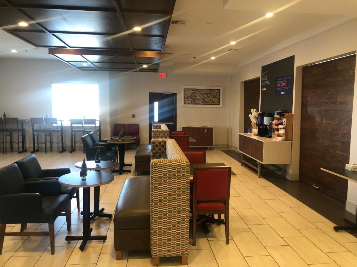 Holiday Inn Express Hotel & Suites Woodward Hwy 270 By Ihg Exterior foto